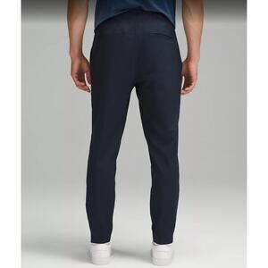 Lululemon Men's True Navy Blue Style Relaxed Fit - Size M
